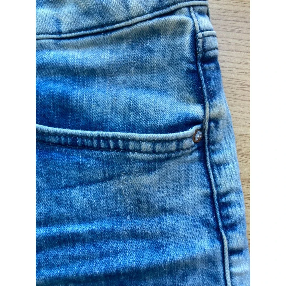 Forever 21 Distressed Short Cut-Off Jean Shorts 29in Waist (Sz8) - Picture 6 of 16